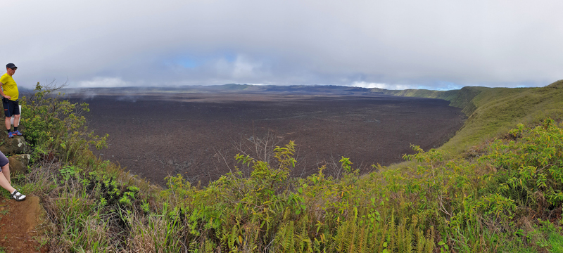 Ved kanten på Sierra Negras krater, Isabela Isl., Galapagos øerne januar 2020. Fotograf: Hanne Christensen