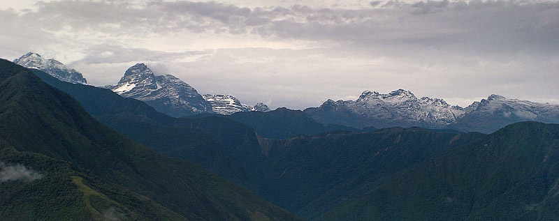 View from eastern Cordillera, Andes to Esmeralda Hotel, Coroico 2000 m., Yungas, Bolivia d. 7 jauary 2005. Photographer: Lars Andersen