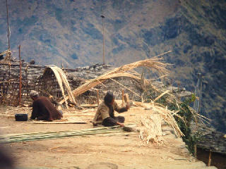 Syabru, Langtang, Nepal i 2000 m. November 1995. Fotograf: Lars Andersen