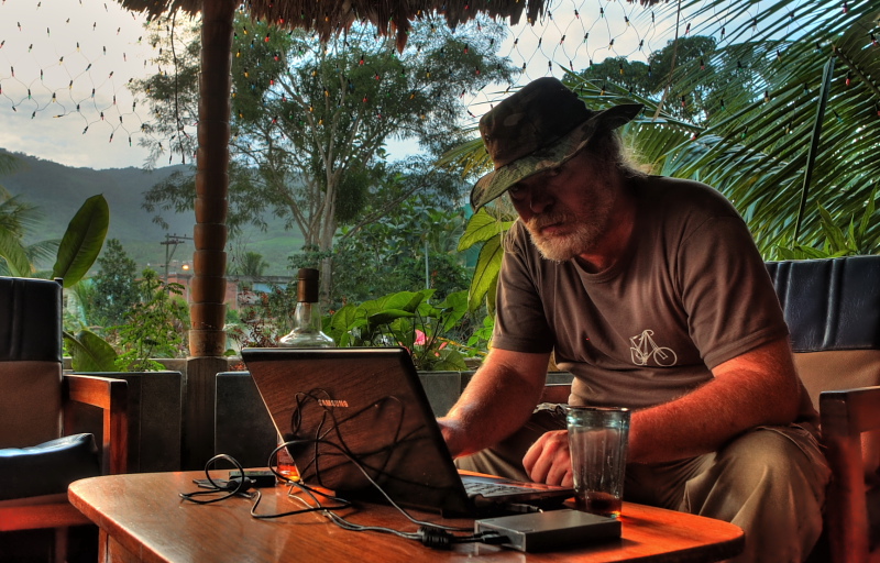 Lars Andersen on Jatata inn hotel, Caranavi, Yungas d. 18 januar 2010. Photographer Lars Andersen