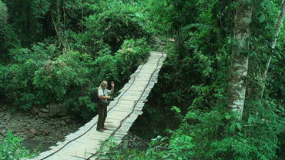 Lars Andersen on small suspension bridge, Caranavi, Yungas. d. 27 january 2010. Photographer: Peter Møllmann
