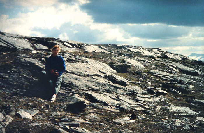  Lisbeth på toppen af bjerget, lokalitet for Clossiana improba, Gohpascurro 1400 m. 8/7 1985. Fotograf: Lars Andersen